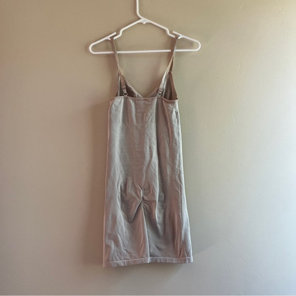 Nude shapewear dress - Picture 5 of 13